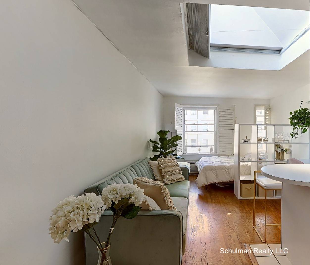 Wonderful opportunity inside the coveted Gramercy Park streets !
