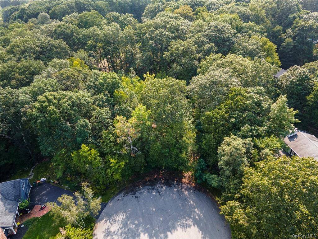 Discover the perfect canvas for your dream home with this exceptional 1 acre parcel of raw land, nestled at the end of a peaceful cul de sac street.