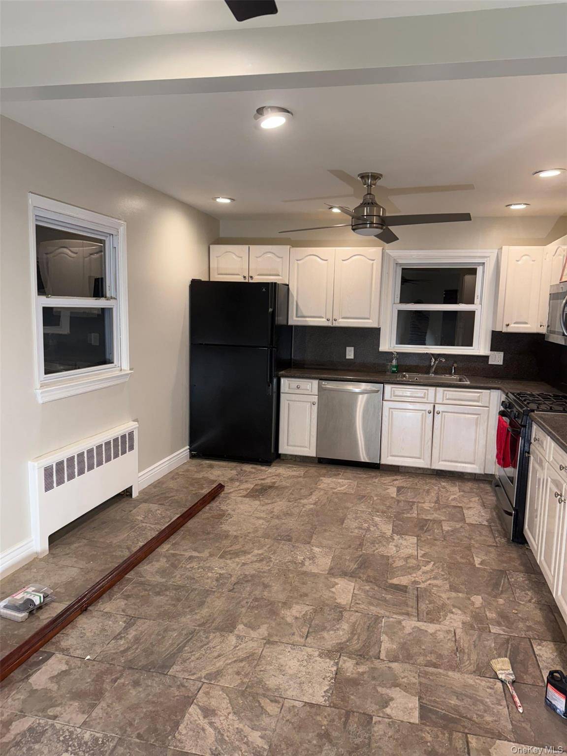 Beautifully freshly painted 3 bedroom 2nd floor apartment in a multi family home.