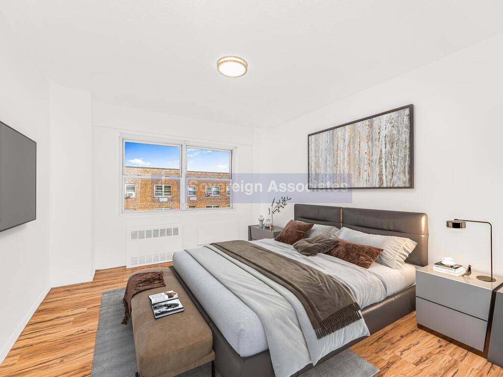 Welcome to this top floor 3 bedroom, 1 and half bathroom, 1200 sqft unit with park and city views that has east and west exposure for constant natural light throughout ...