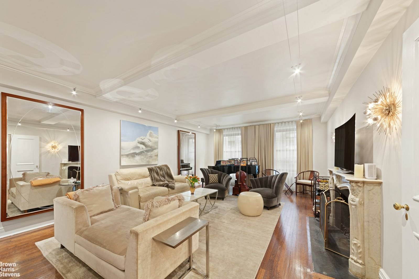 GRAND AND BEAUTIFUL PREWAR 7 ROOMWelcome home to this gorgeous oversized 7 Room sprawling and bright Pre War Home, nestled in the heart of the Upper East Side.