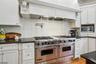 Gourmet Eat-in Kitchen