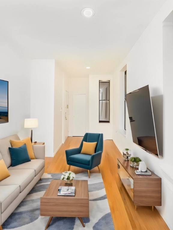 Amazing value for this spacious one bedroom unit located in the Prime section of Murray Hill conveniently located on 29th and Third Avenue just 1 block from the 6 train.