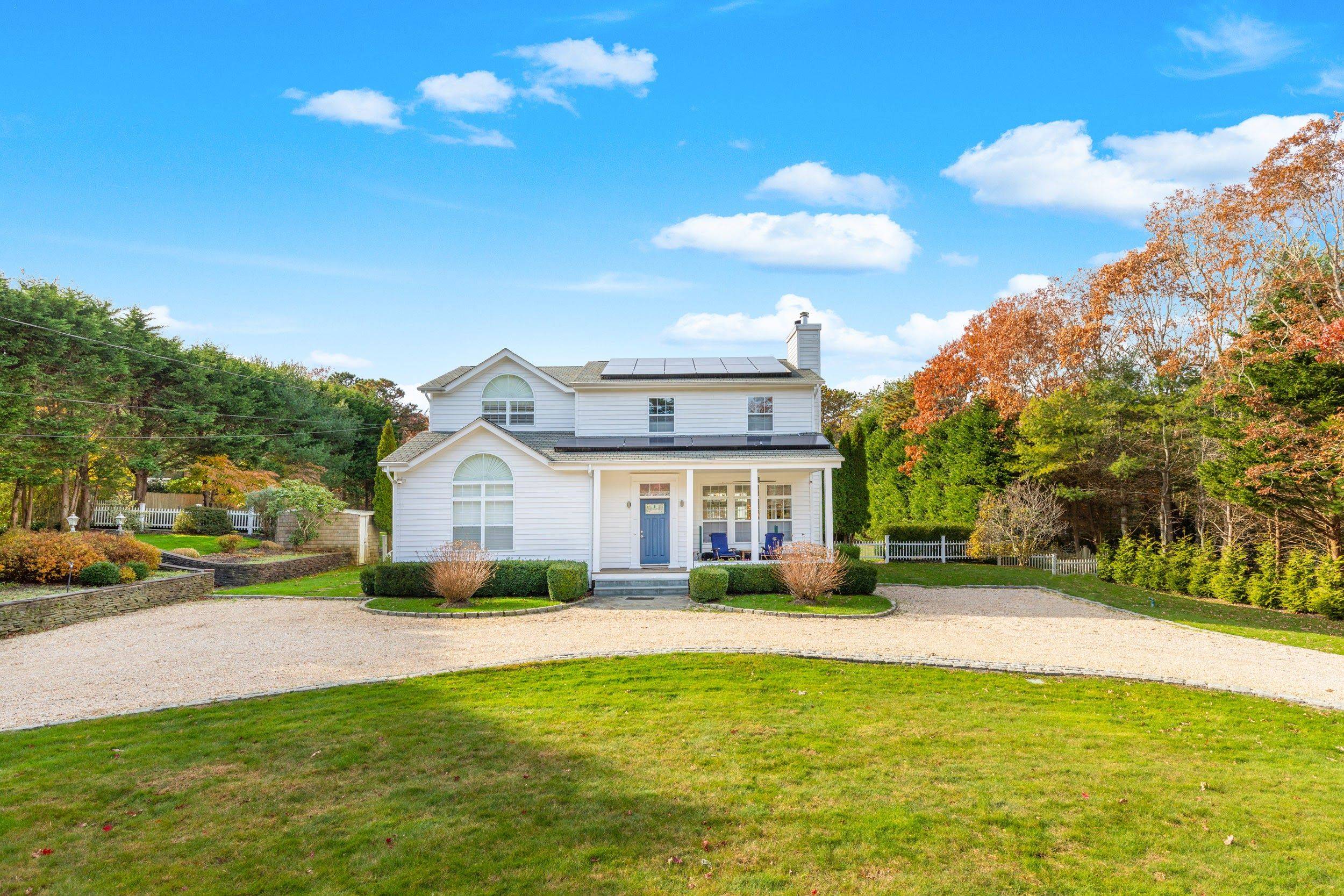 Wainscott - Perfect Getaway! 5 Beds With Pool!