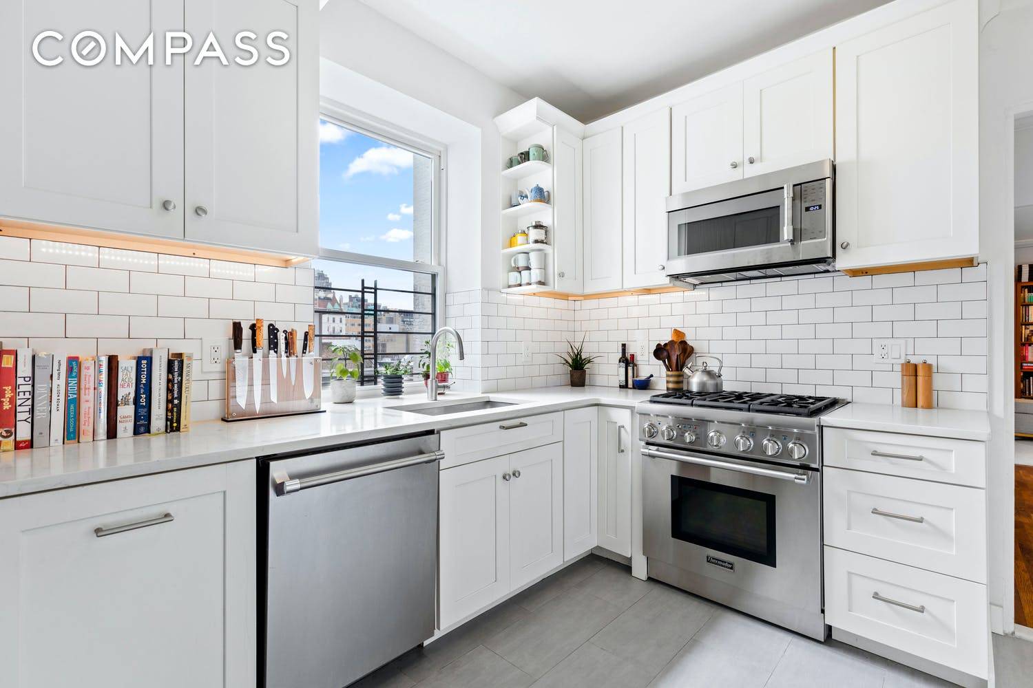 2 bed, 1. 5 bath co op in a pre war elevator building in prime Brooklyn Heights with a beautifully renovated kitchen !