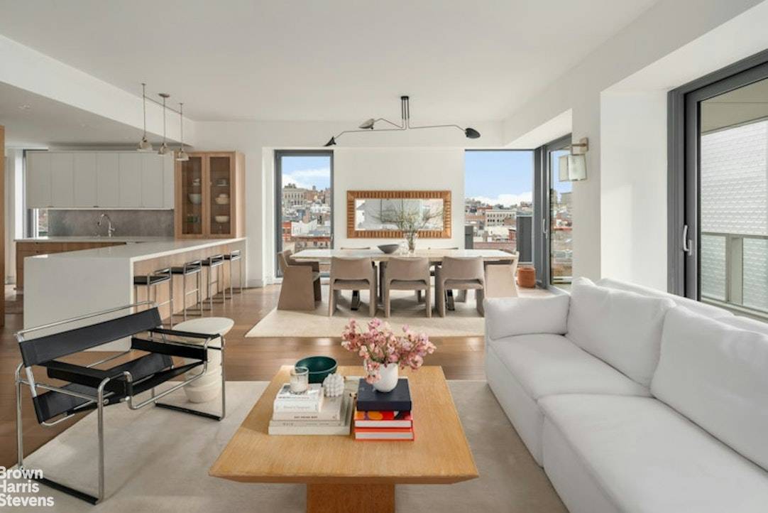SOHO 4BEDROOM RENTAL WITH TERRACE AND OPEN VIEWSAvailable immediately, this exquisite 4 bedroom, 3 bathroom home offers extraordinary space, light and open views through 3 exposures and private outdoor space.