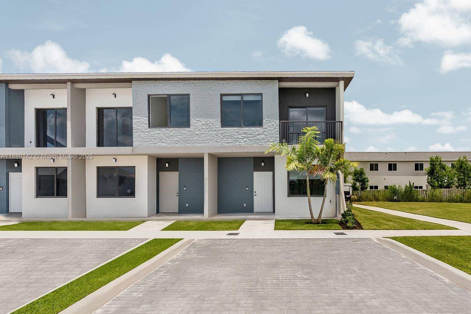 Welcome to On Centro, a new townhouse community built tough with Onx s exclusive Pure Concrete X Construction, now even better with Fortified Certification for extra savings and peace of ...