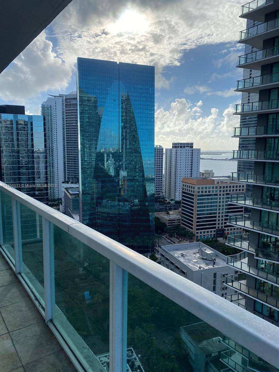 Spacious 2 2 unit for rent at The Vue at Brickell Condo.
