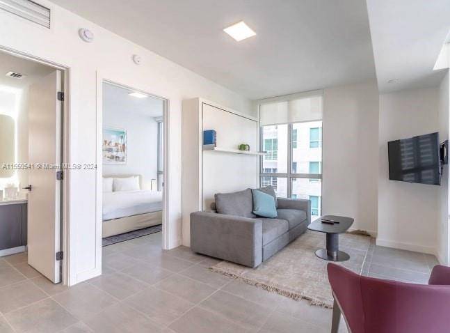 This furnished 1 bedroom, 1 bathroom corner unit is ideally situated in the vibrant heart of downtown Miami.