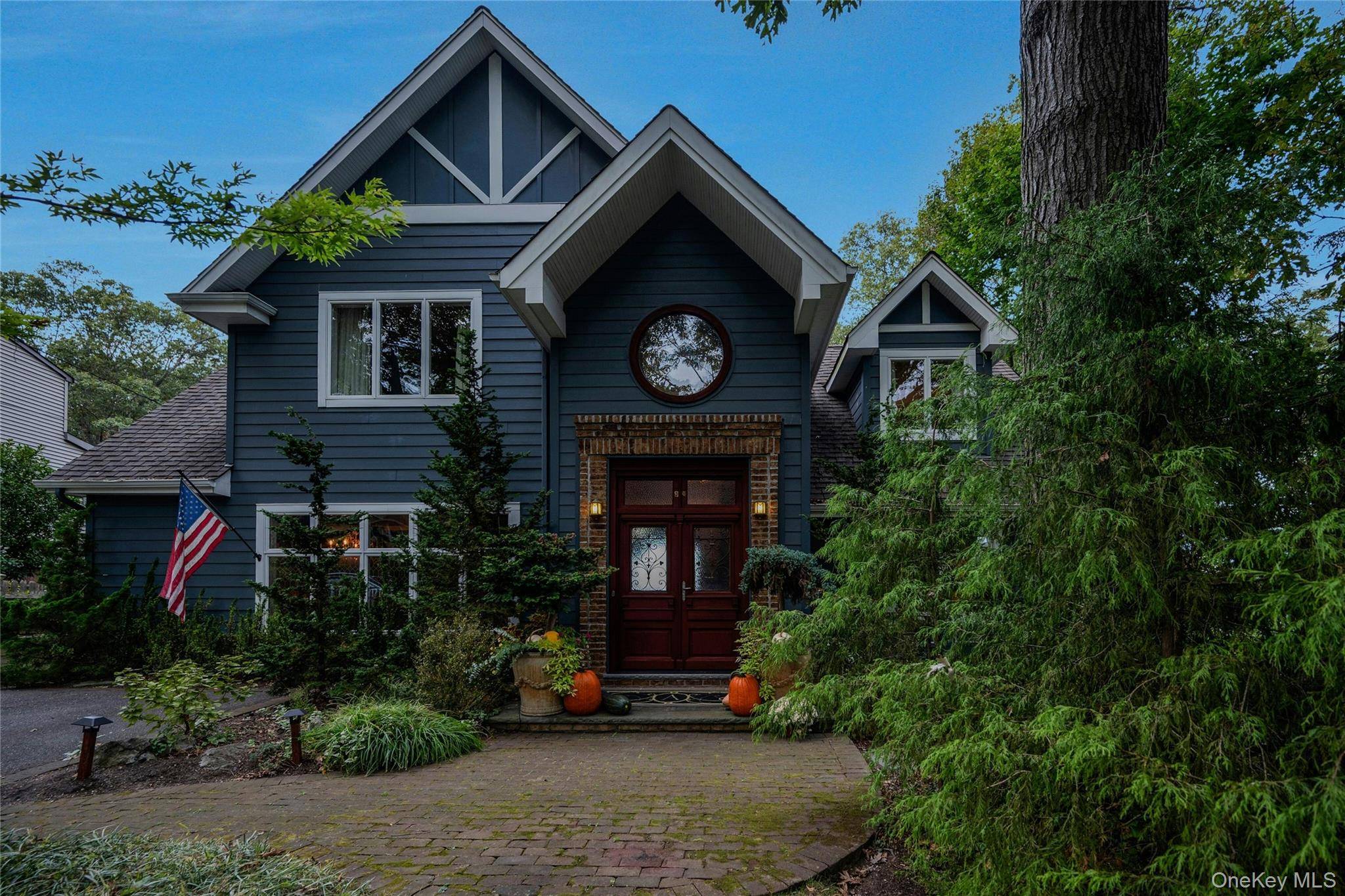 Exceptional North Shore Home with Panoramic Views of Huntington Harbor amp ; Connecticut Discover a truly rare offering an elegant, custom remodeled home showcasing sweeping views of Huntington Harbor, the ...