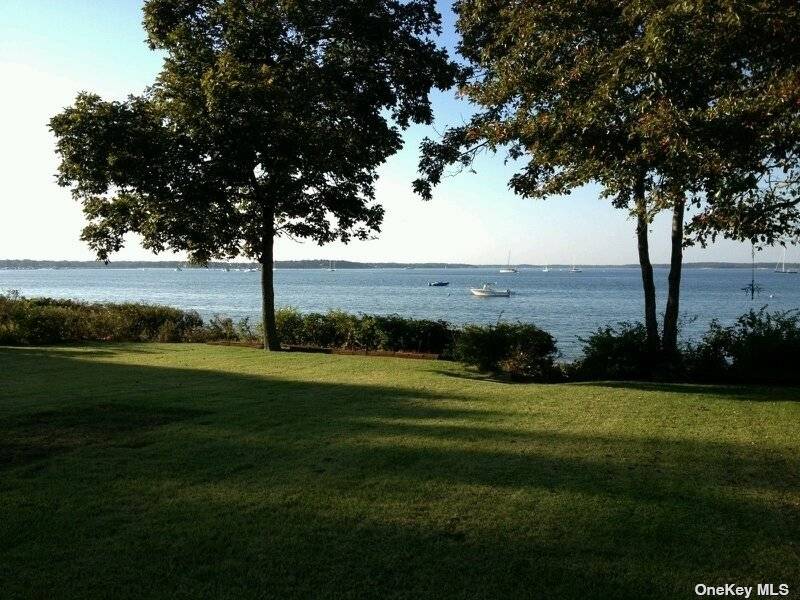 SAG HARBOR VILLAGE WITH PRIVATE BEACH RIGHTS Superb beach front location.