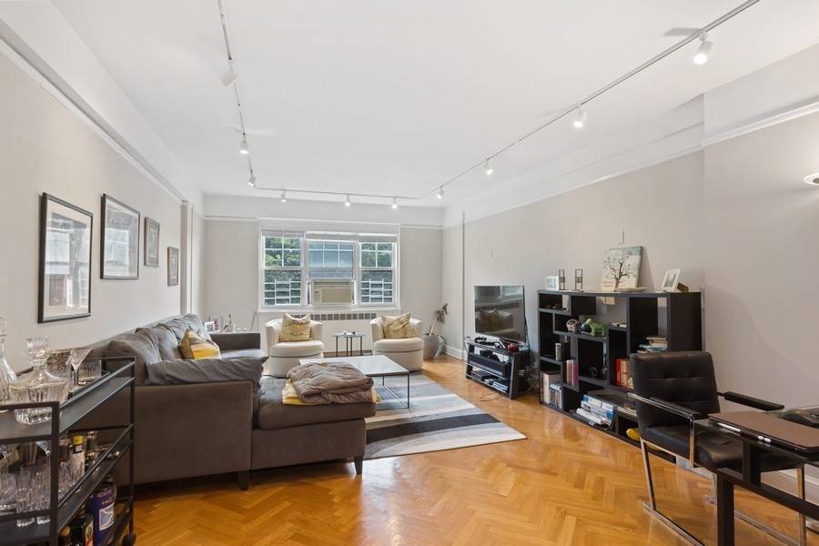 In this difficult time of city living, this beautifully renovated apartment offers you the best that Manhattan has to offer.
