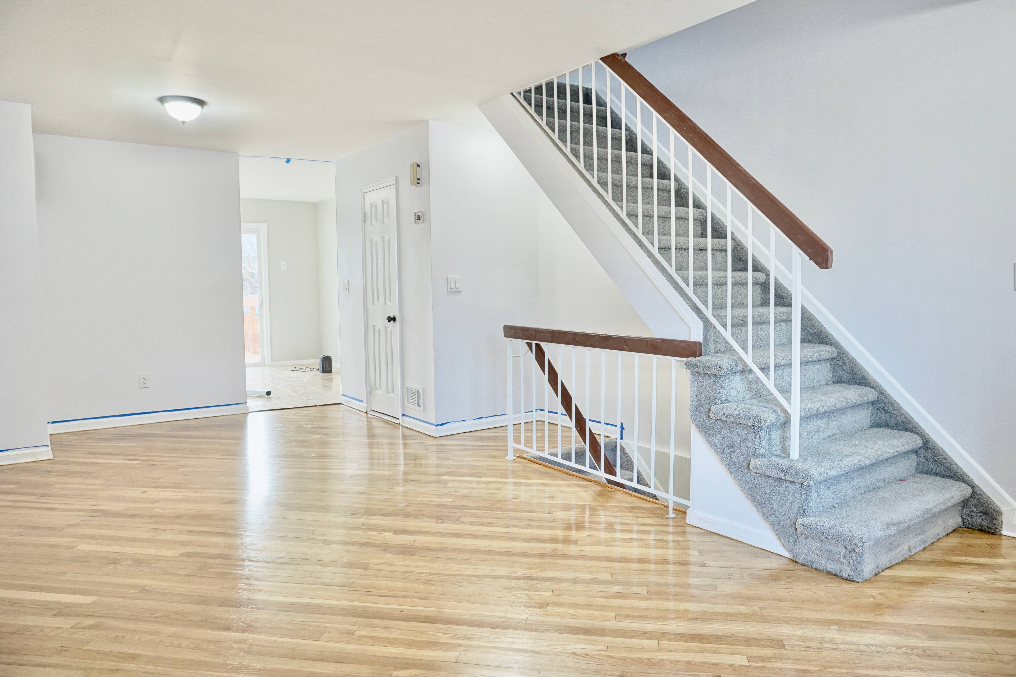 Gorgeous newly renovated townhouse in a private block.