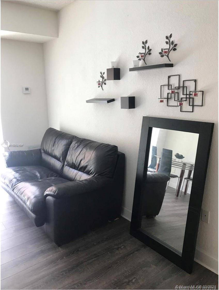 FULLY FURNISHED 1BED 1BATH TENANT OCCUPIED UNTIL July 31ST 2021.