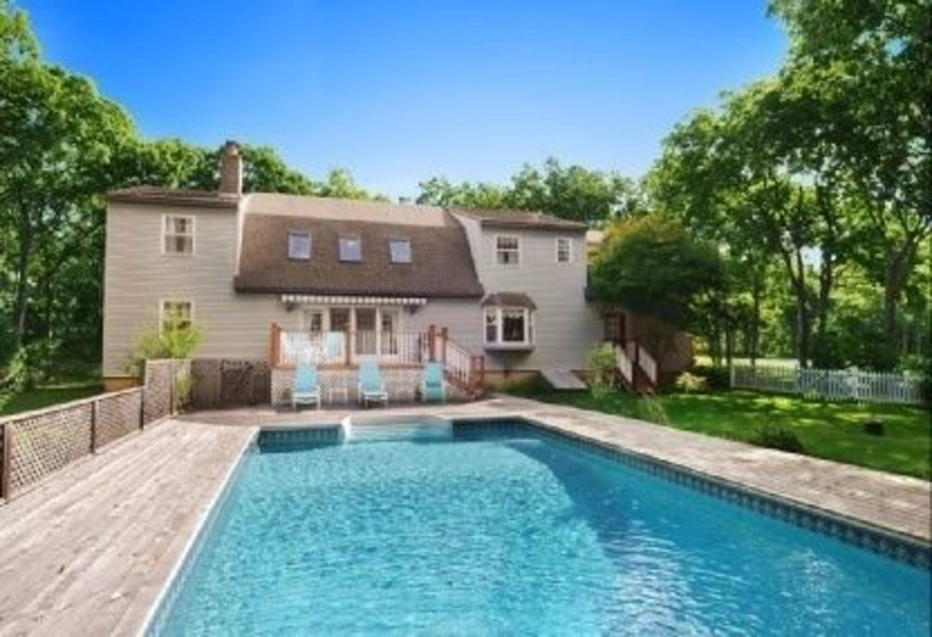 Water Mill North Immaculate 4 Bedroom Home With Heated Pool