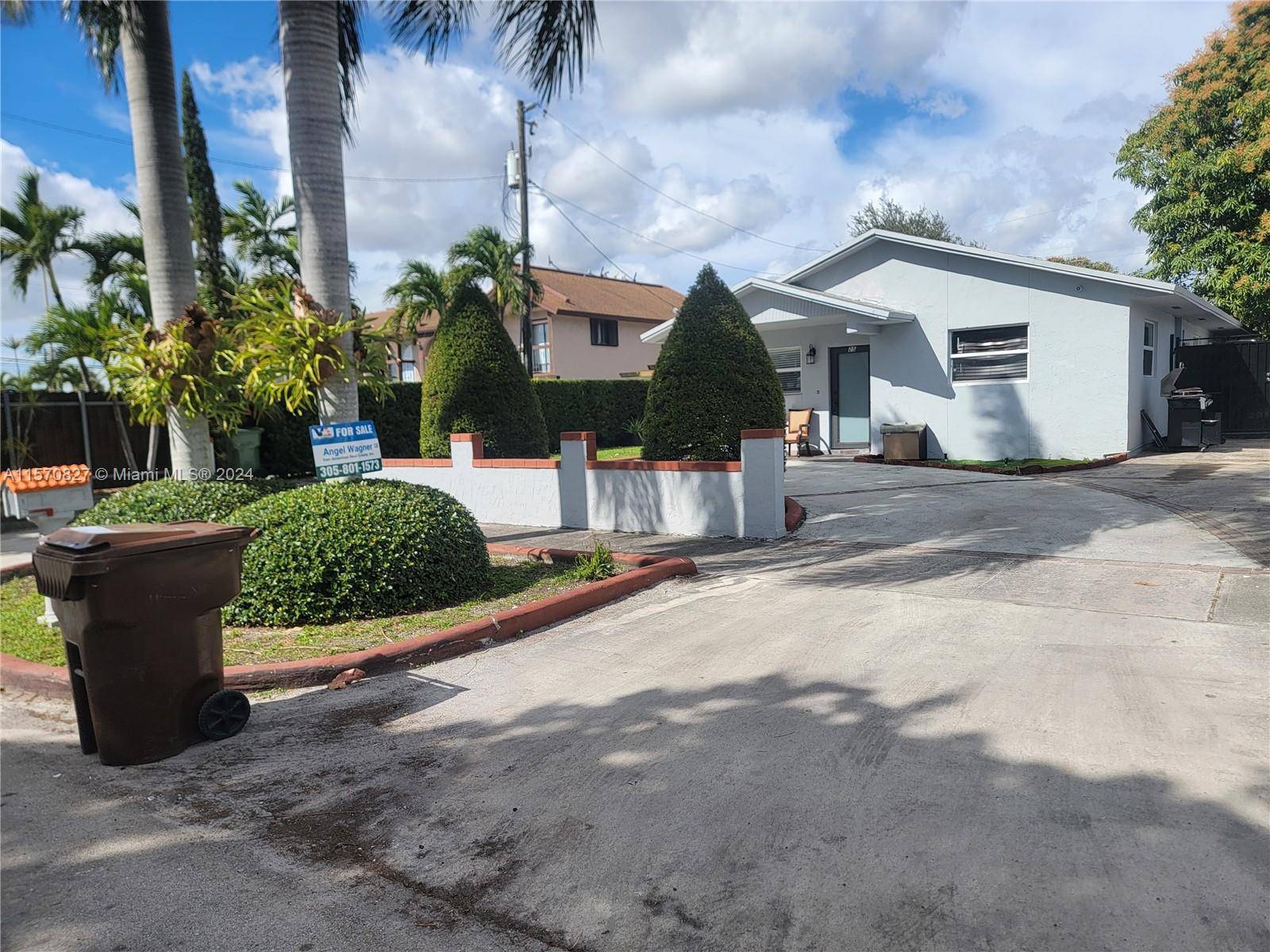 Great opportunity in the center of Hialeah.