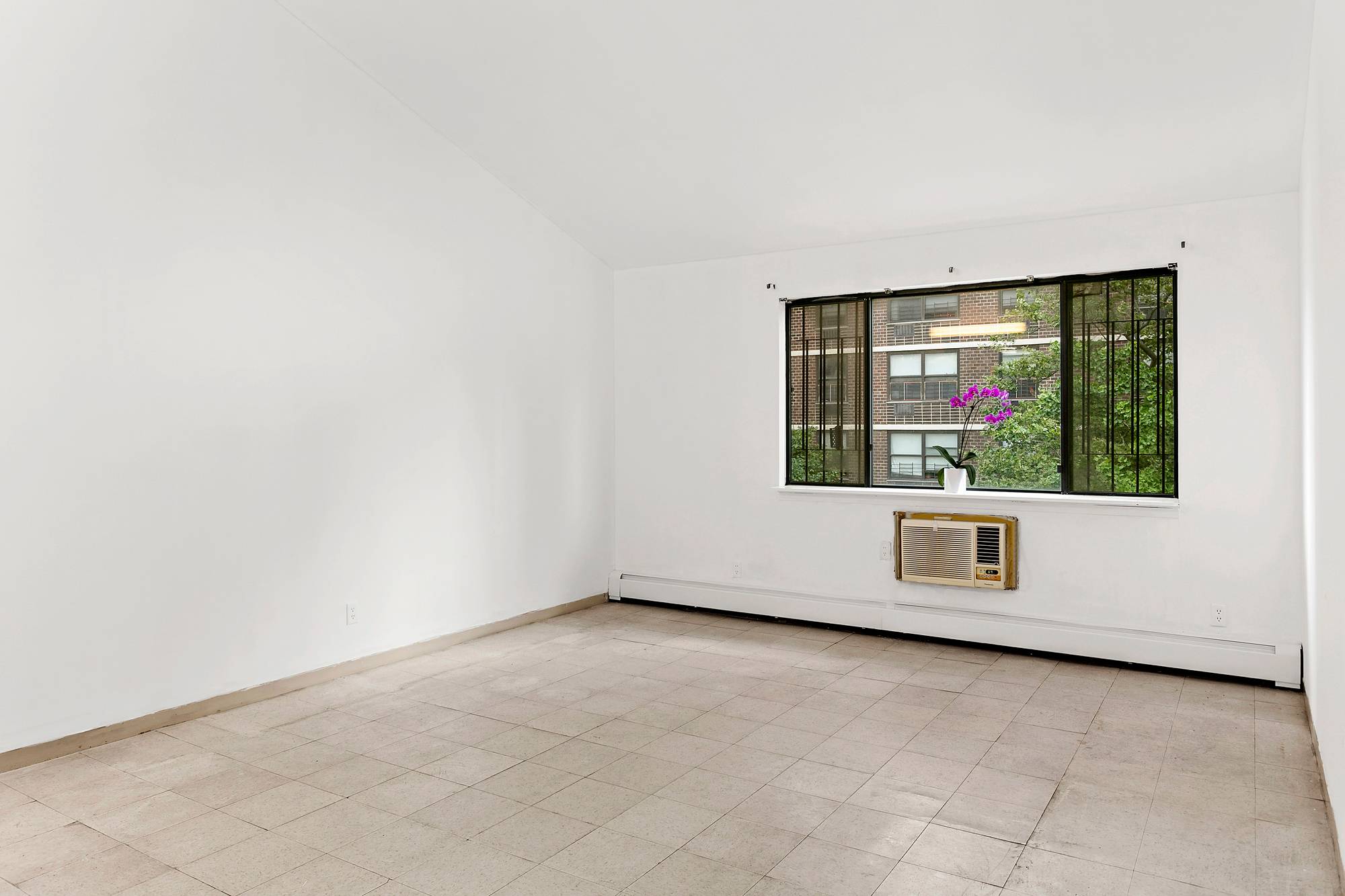 Best Priced Condo in Lower East Side !