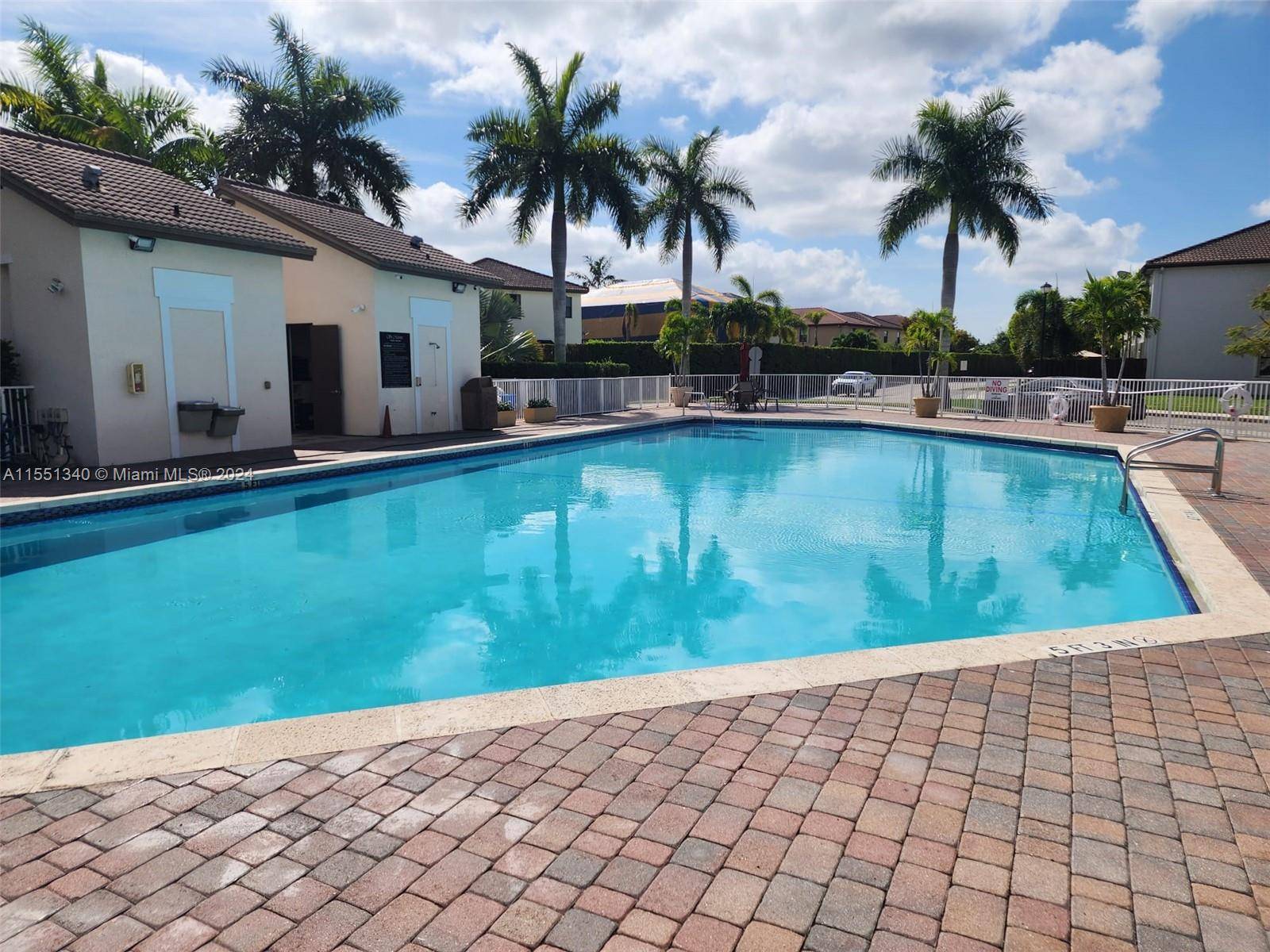 Beautiful apartment in front of the pool, it has two stories w 1500sqft, 3 bed, 2 1 2 bath, stainless steel appliances, granite countertop.