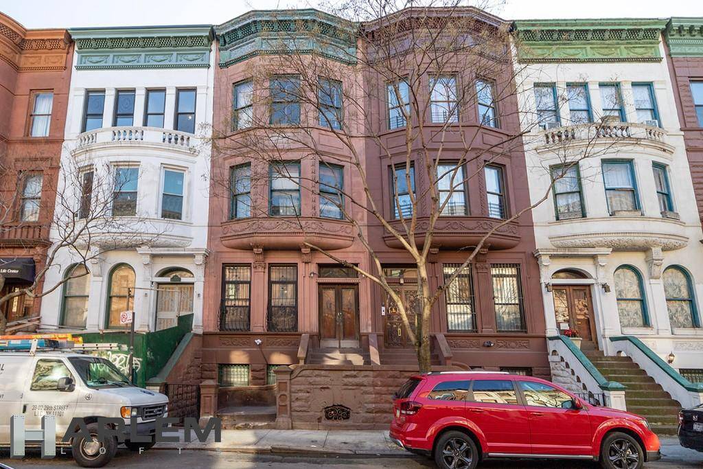 Built in 1897 8 by Alfred Taylor and situated on the most sought after block in the heart of the Mount Morris Park Historic District, this gorgeous Renaissance Revival brownstone ...