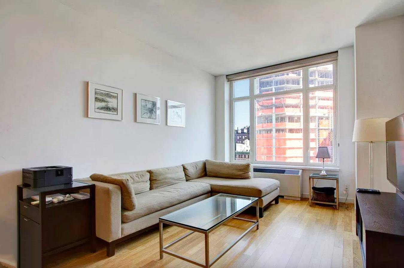 This exquisite one bedroom residence, situated on the 24th Floor within a prestigious luxury condominium on 5th Avenue, captivates with its panoramic city vistas.