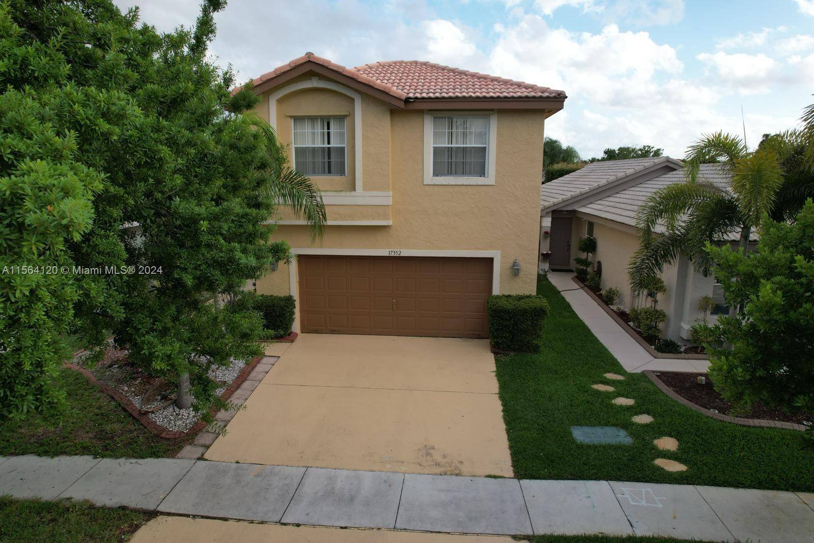 Beautiful 5 bedrooms 2. 5 bathrooms, two story home with a pool located in the prestigious Silver Lakes community.