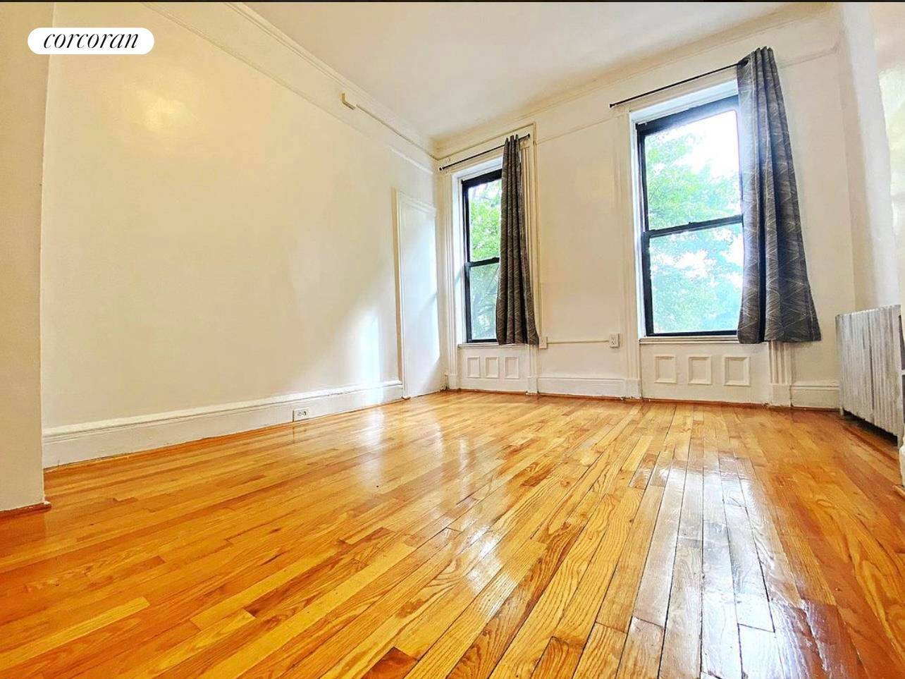 This is large One bedroom floor through apartment with an extra room, renovated, spacious with updated kitchen and bathroom on an amazing location.