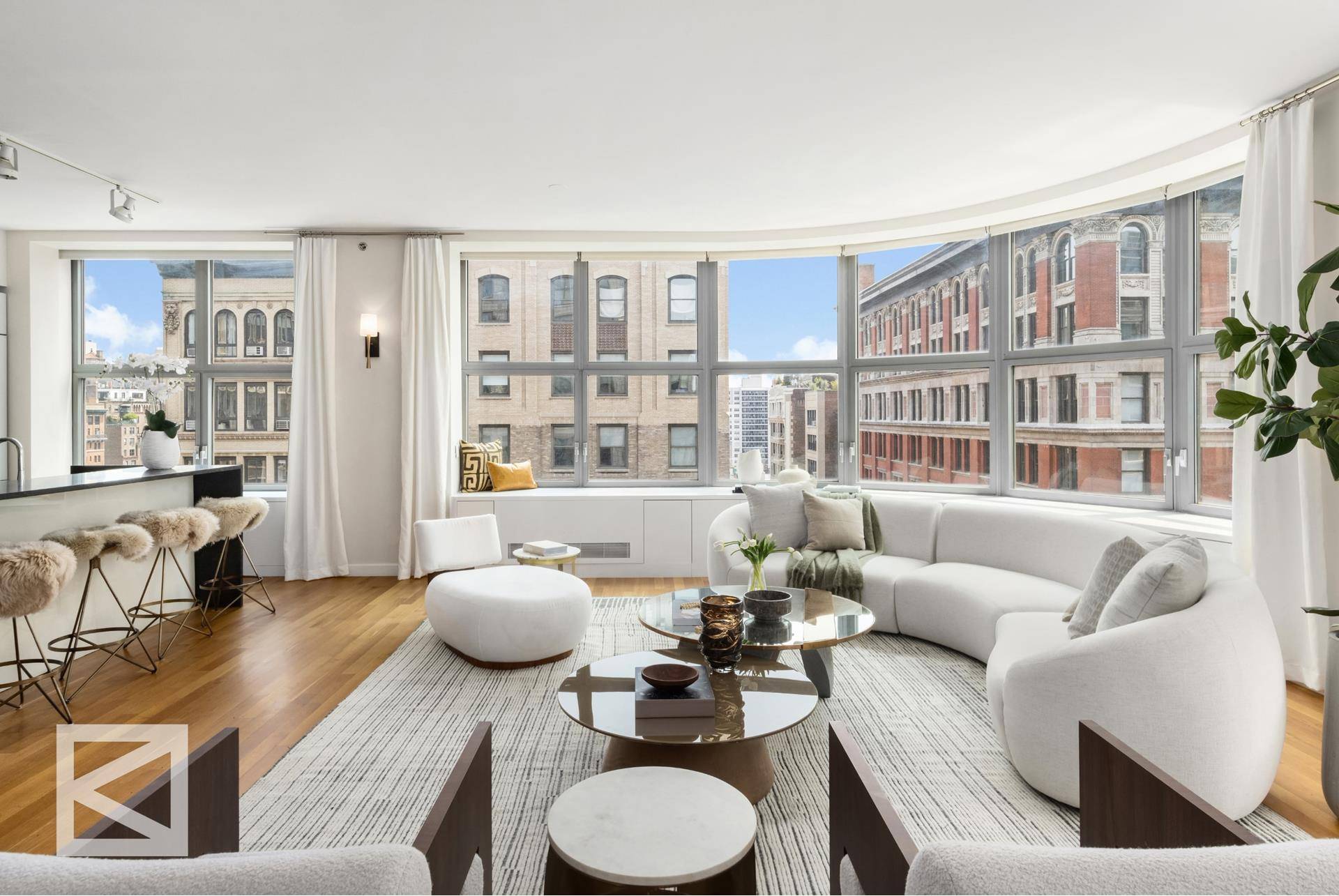 240 Park Avenue South takes full advantage of this coveted corner apex of Park Avenue South.