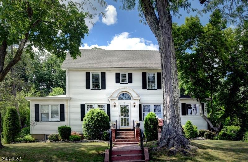 3 bedroom 3 bath colonial