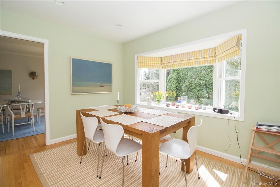 Eat in area of kitchen with bay window