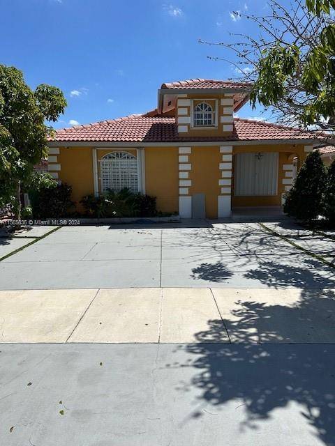 Beautiful property in excellent condition, complete remodeling of the kitchen and bathroom, open illuminated spaces throughout.