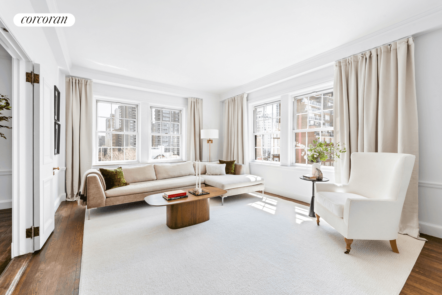 Rarely available, high floor 5 bedroom apartment in an exclusive white glove building on a beautiful tree lined street on the Upper East Side.