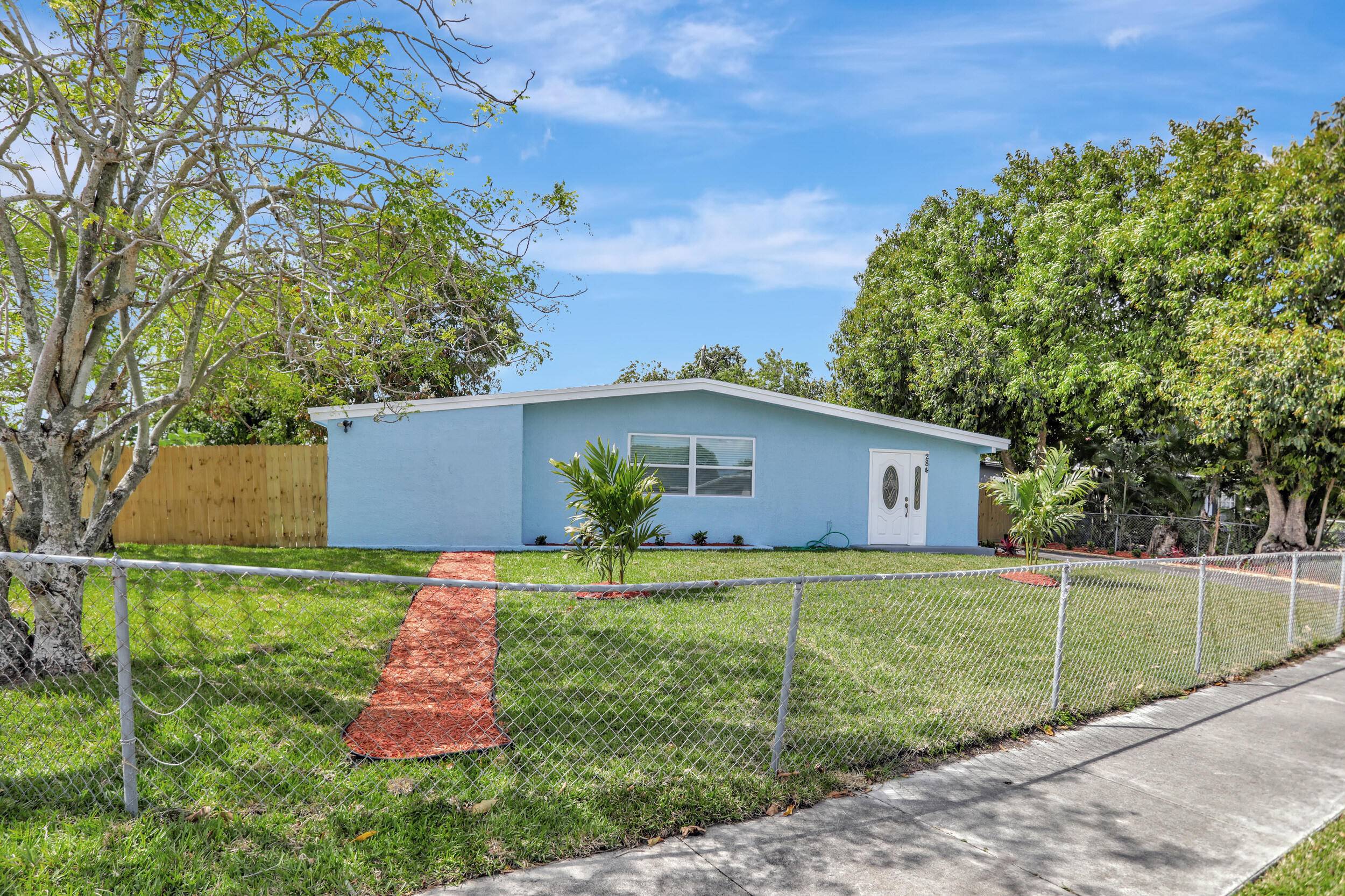 Welcome to this charming 4 bedrooms, 3 bathrooms located in the heart of Deerfield Beach.