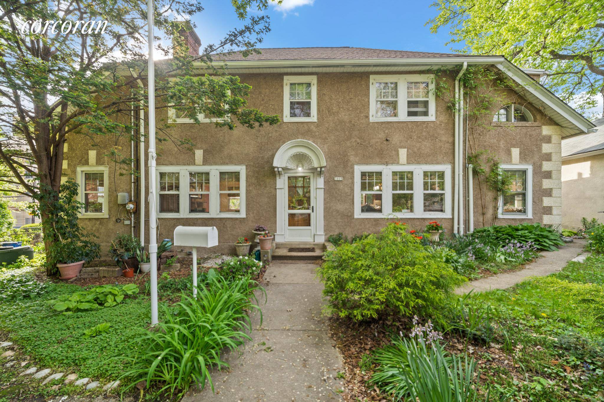 For the first time in over 30 years a Kingsbridge Heights gem is now available.
