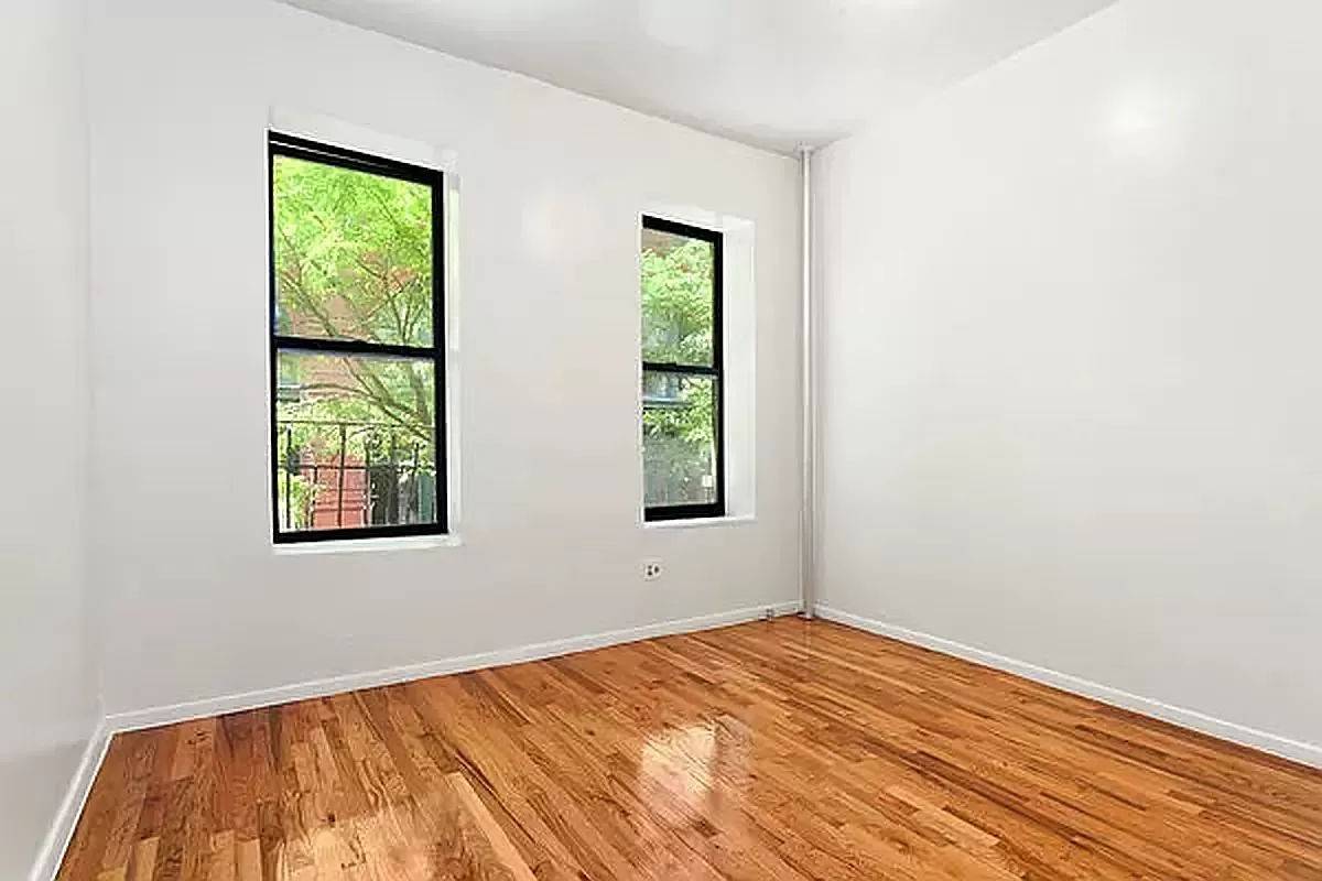 Spacious Sunny 2 Bedroom Apartment in the heart of NoLita !