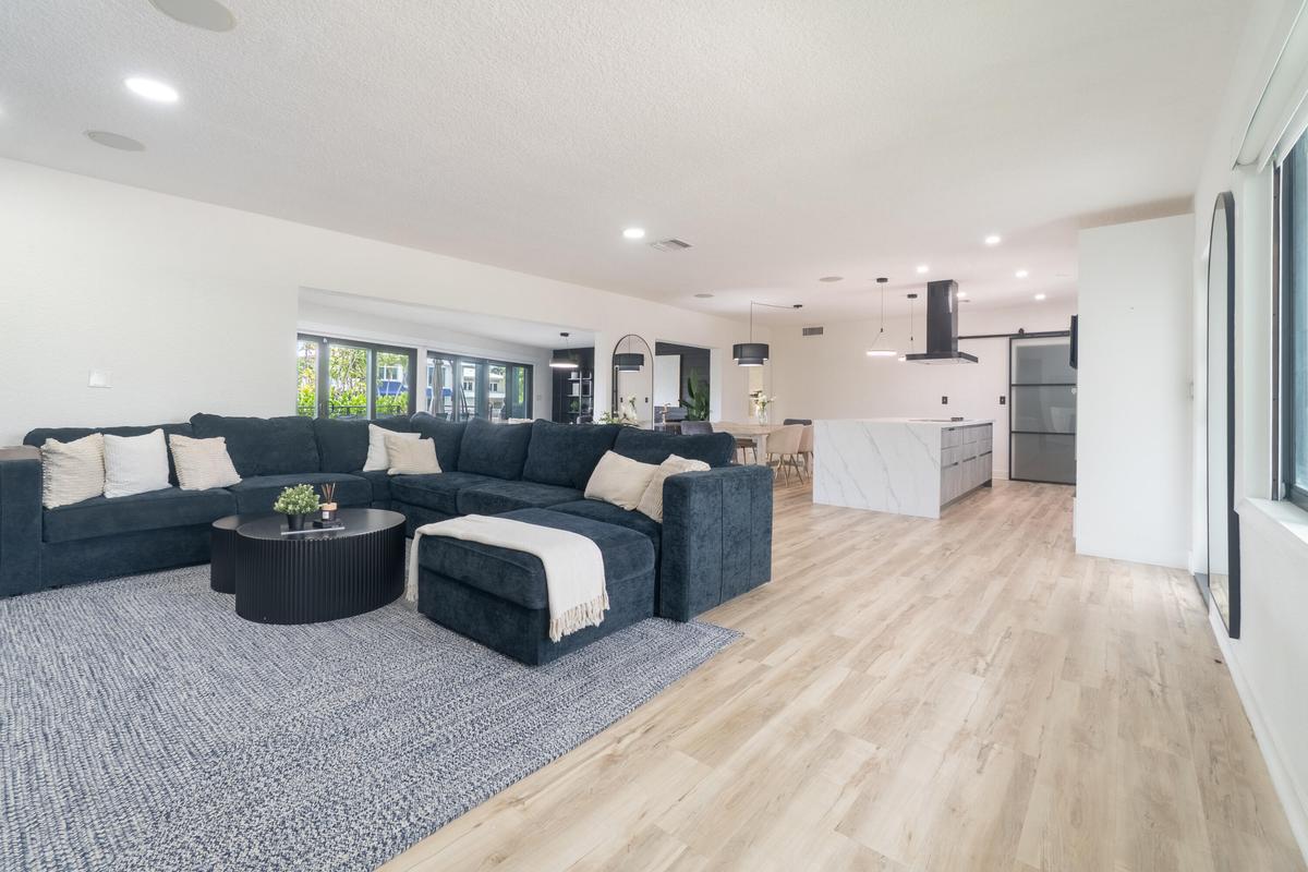 2878 NE 26St-21