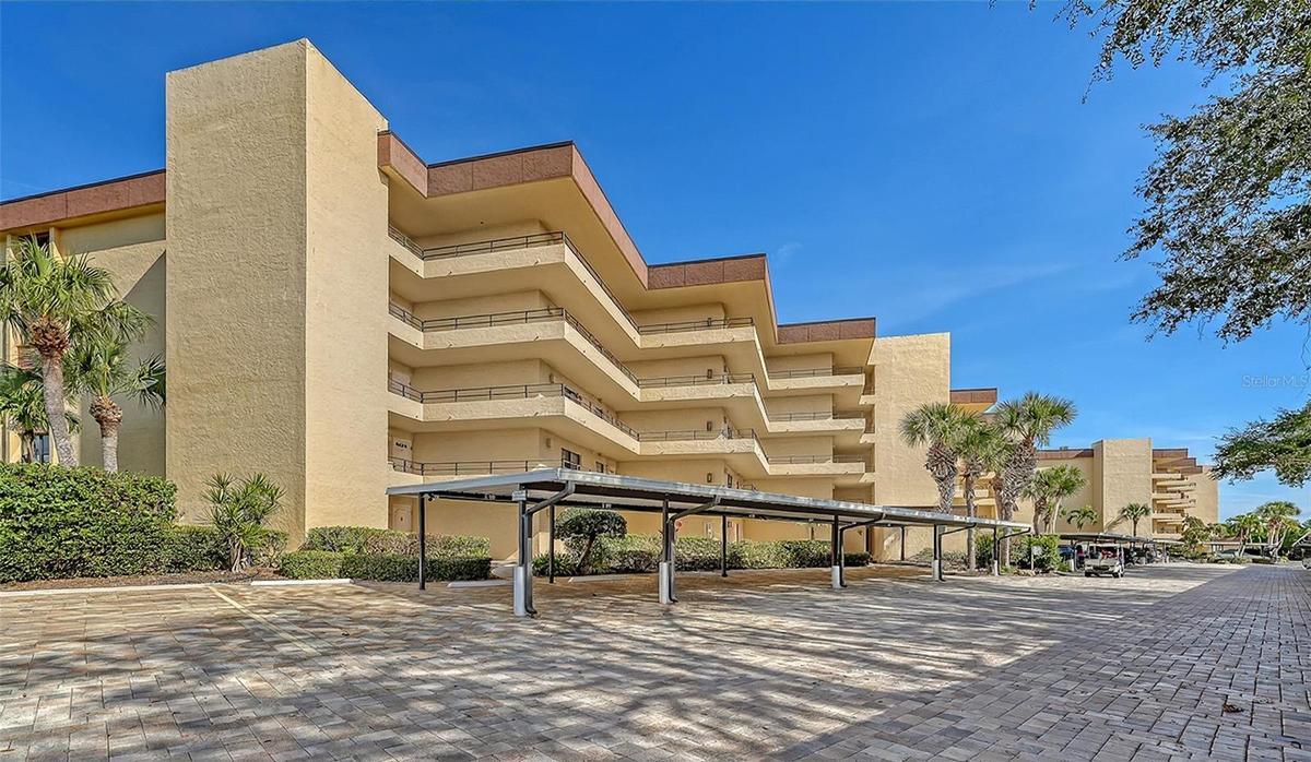 G building Parking Lot