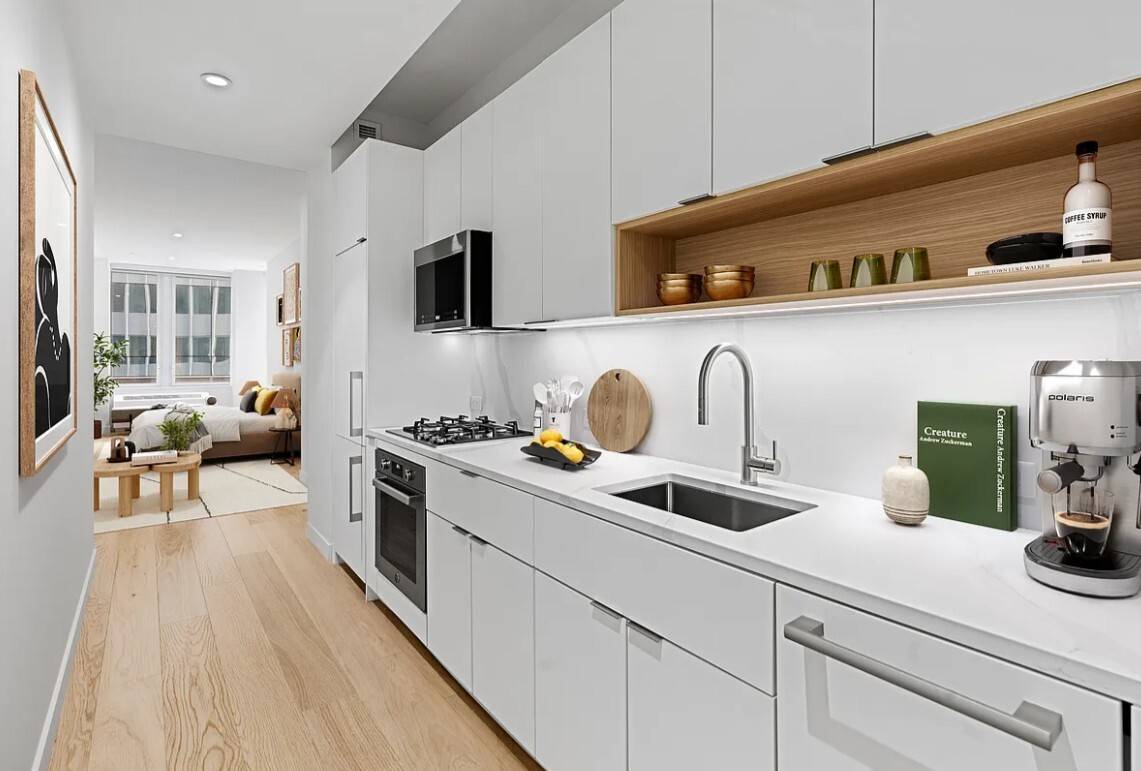 NOT ON STREETEASY ! Lease takeover October 31st to January 17th with the option to renew !