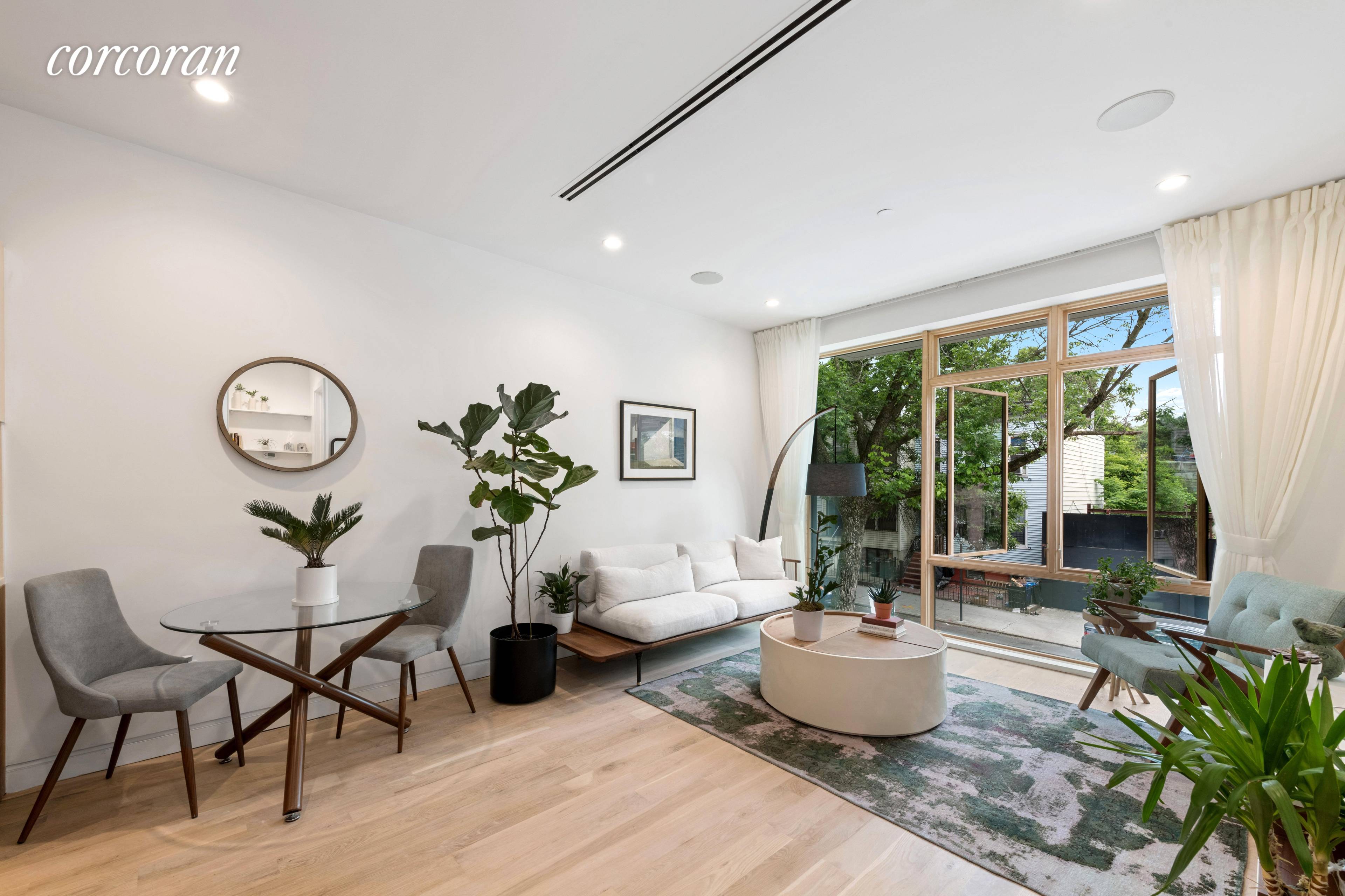 FOR IMMEDIATE OCCUPANCY 193 Moffat is a sleek modern 8 unit condominium, that rises above its neighbors with the artistic flair of surrounding Bushwick.