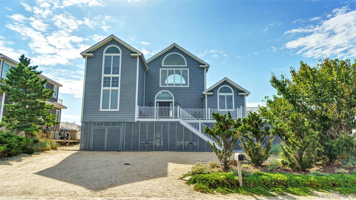 Beach house with spectacular views