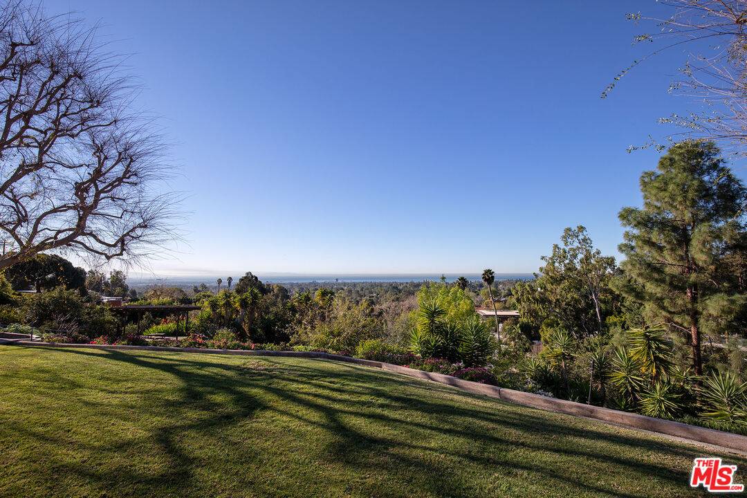 765  N Tigertail Rd 4BR Brentwood La