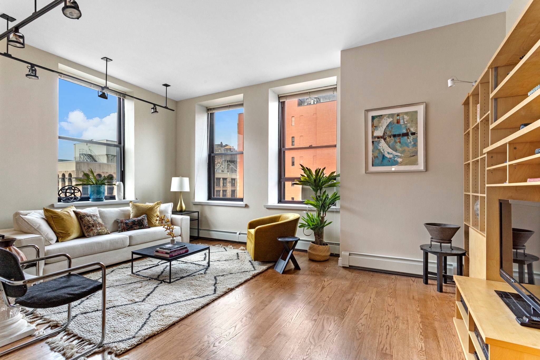 Move right into this bright and renovated one bedroom loft in the highly desirable neighborhood of Greenwich Village.