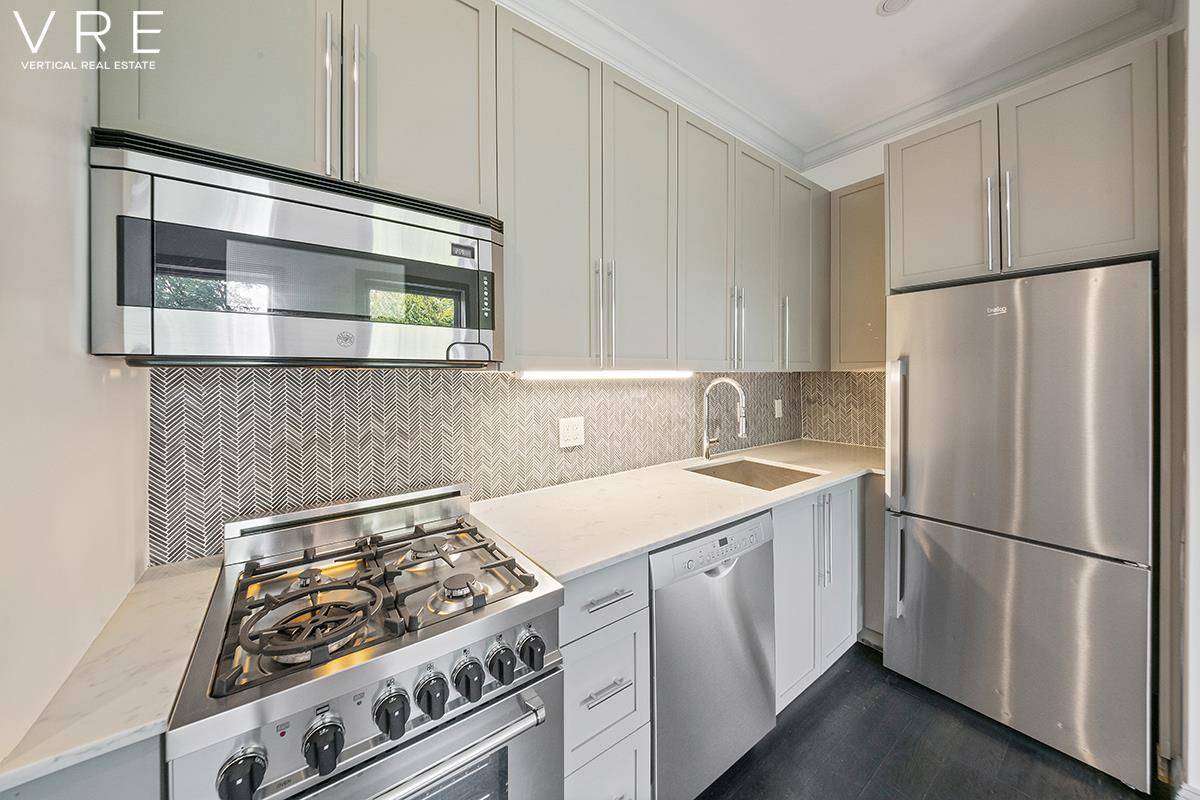 MUST SEE 2 BEDROOM ! Turn of the 20th century classic meets 21st century modern at the residences at 78 Prospect Park West.