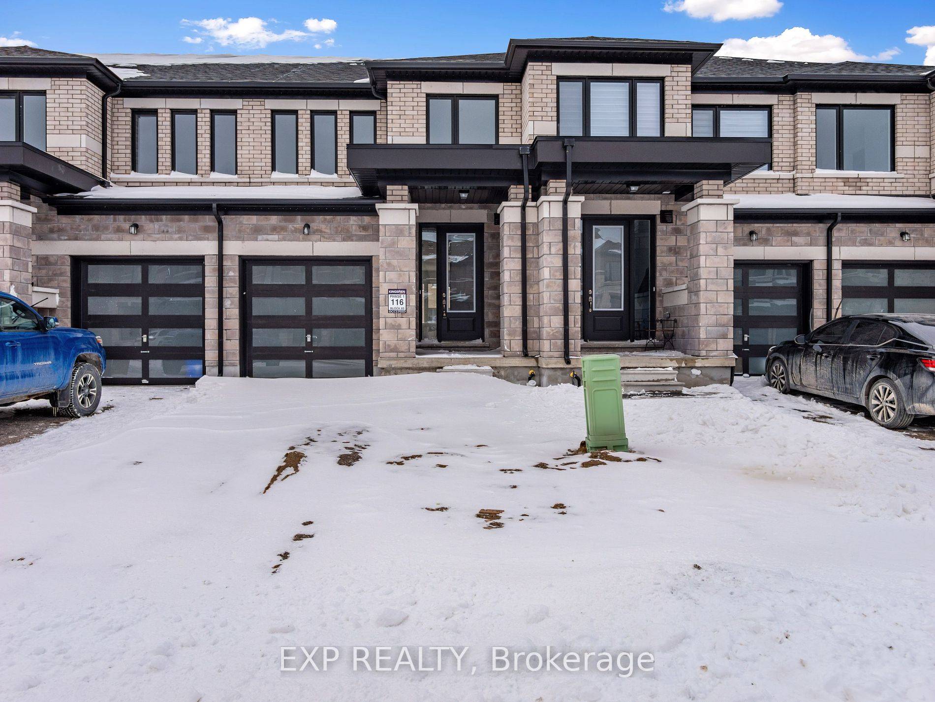 Welcome to 29 Keenan St, a contemporary haven in Lindsay's coveted Sugarwood Development.