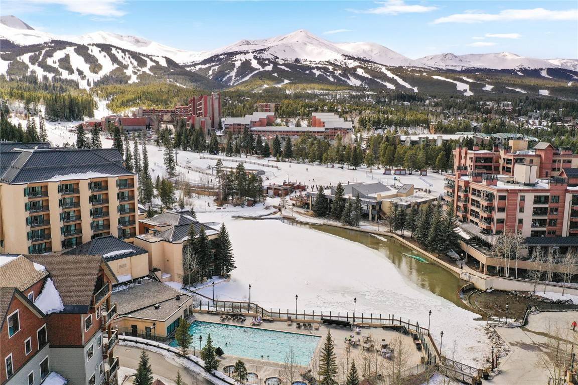 Beat ski crowds in this beautiful two bedroom plus one bedroom lock off residence with fractional Week 6.