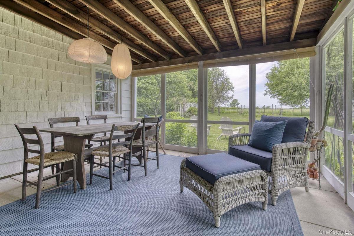 screened porch