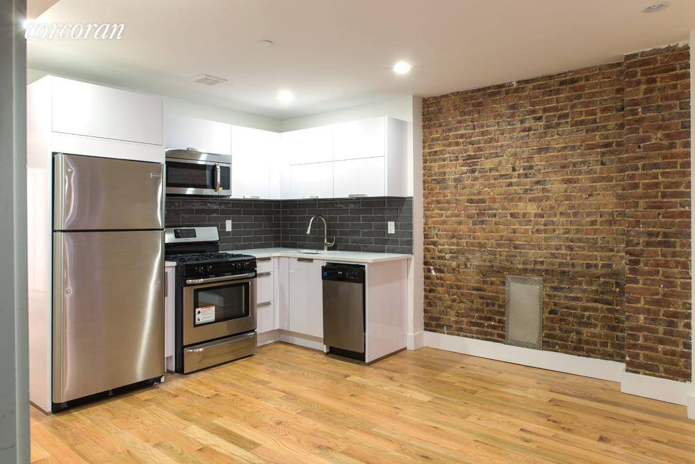 Newly renovated 3 Bedroom 2 Bath unit with private garden !
