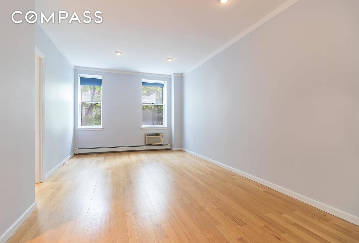 Available 8 1 Built in 2009 Boutique Elevator Townhouse in Kips Bay Roof deck laundry private storage This mint condition one bedroom apartment available rests in a classic style 6 ...