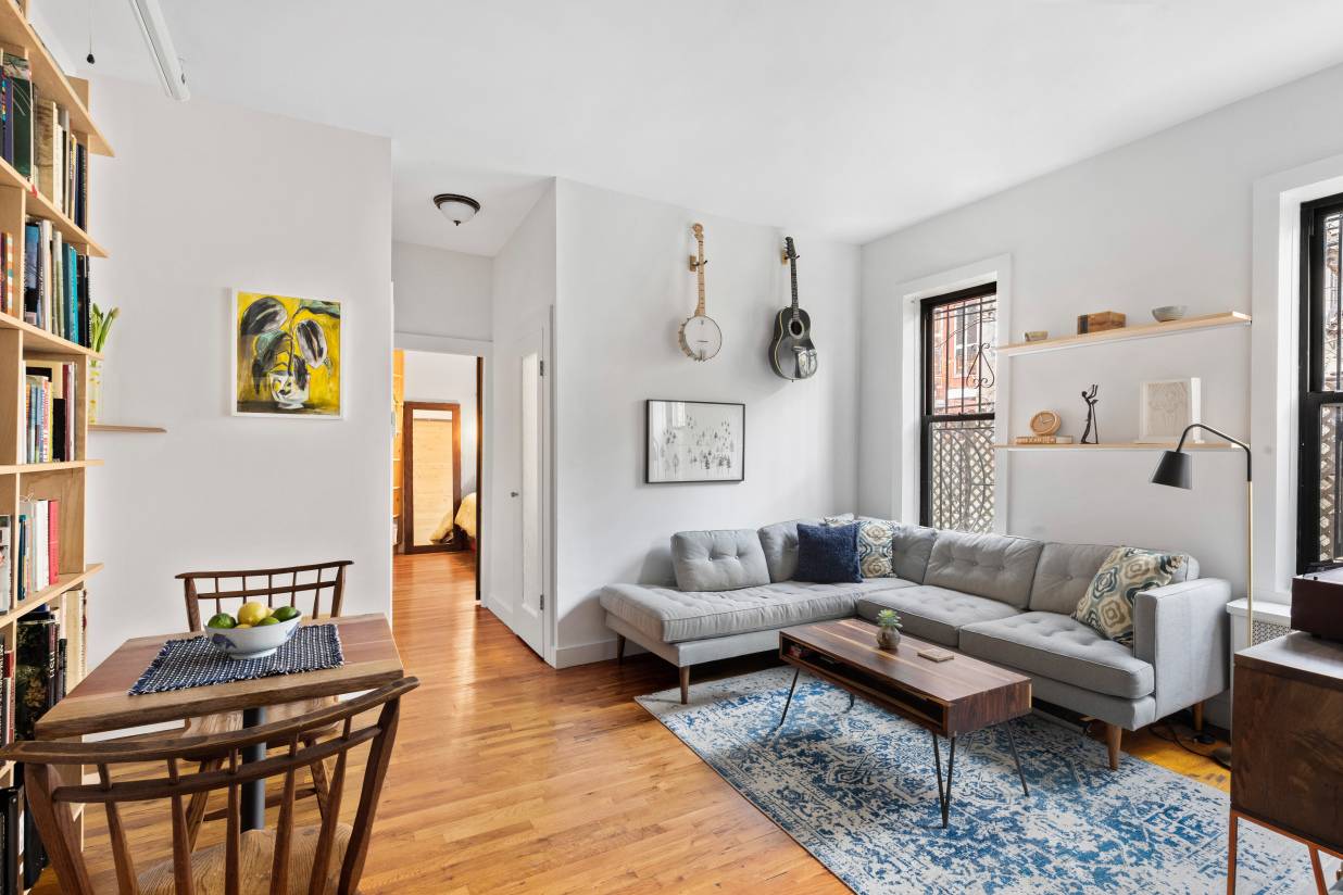 Centrally located at the crossroads of Crown Heights and Prospect Heights, this quiet and spacious 1 bedroom, 1 bathroom co op unit boasts high, 9 1 2 ceilings, a windowed ...