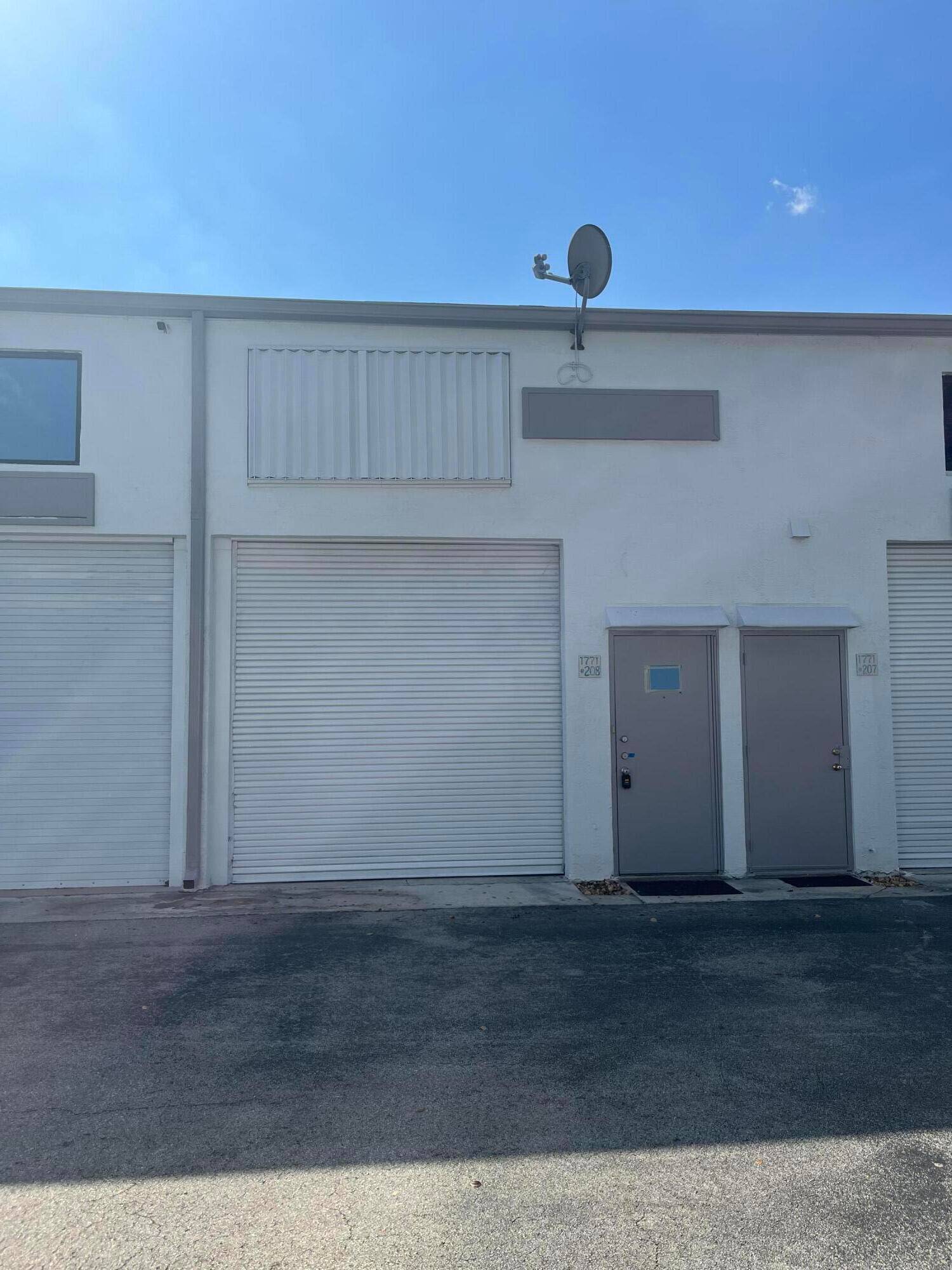 Condo Office Warehouse, Fully Airconditioned Flex Space, I 1 Zoning Conveniently Located Close to the Turnpike 10x10 Grade Level Overhead Door Upstairs Office with Kitchenette and Full Bath with Shower, ...