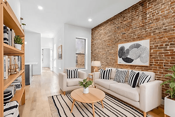 2, 000 GIFT CARD LEASE BY OCT 31ST !